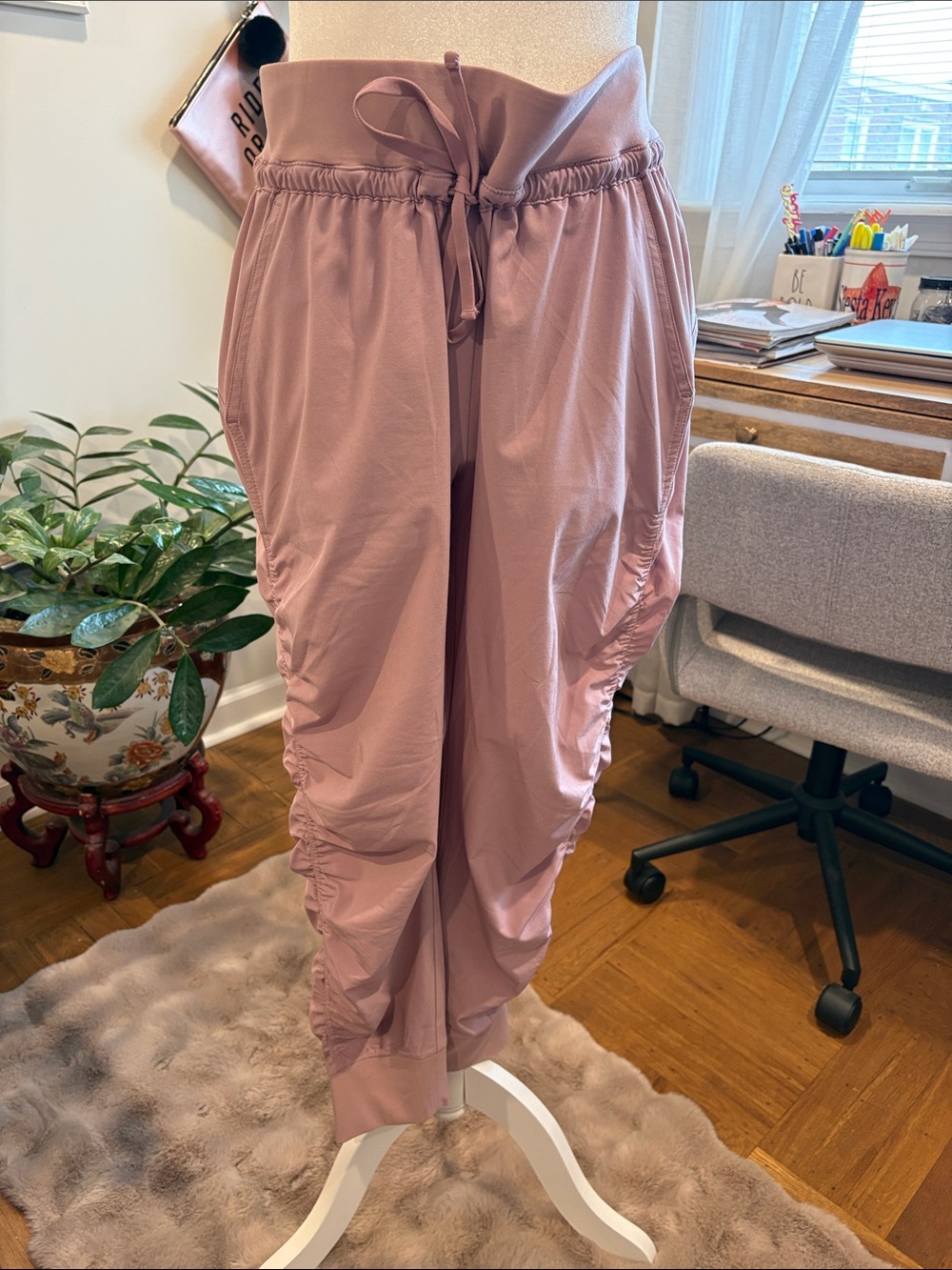 Athleta Pink Mauve Ruched Drawstring Joggers